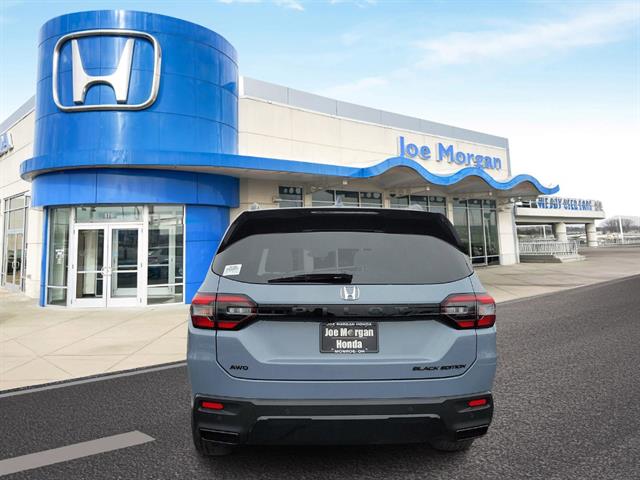 View vehicle photo 4