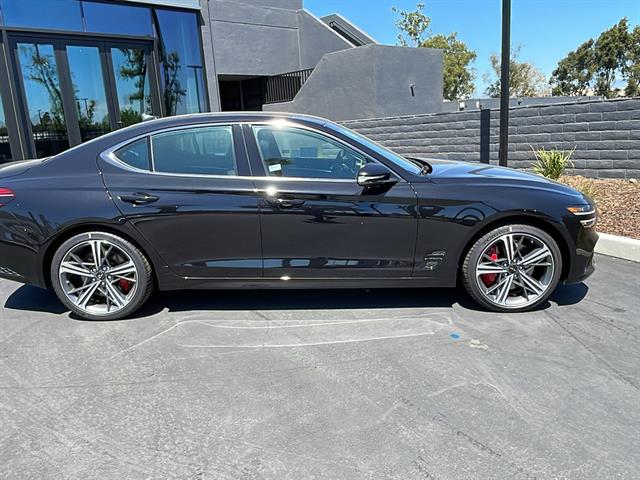 2025 Genesis G70 3.3T RWD Sport Advanced 5