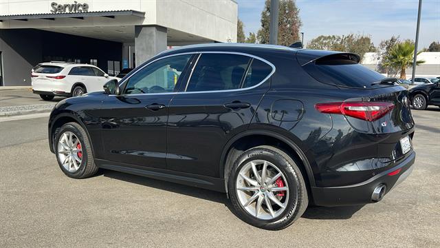 2019 Alfa Romeo Stelvio Ti Lusso 8