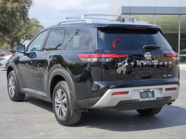 2024 Nissan Pathfinder SL 2