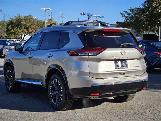 2025 Nissan Rogue Platinum 4