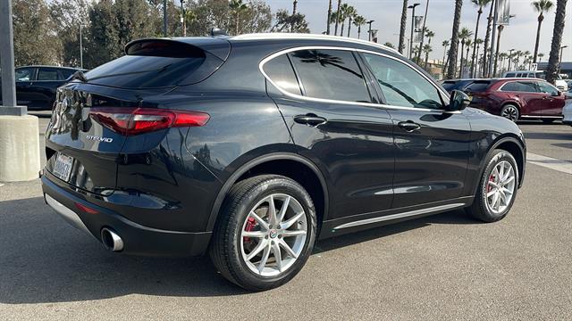 2019 Alfa Romeo Stelvio Ti Lusso 7