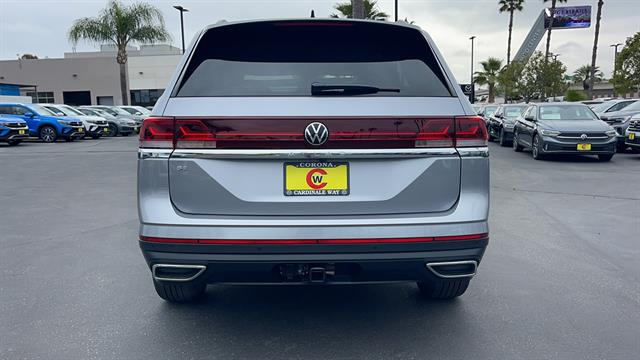 2024 Volkswagen Atlas SE 9