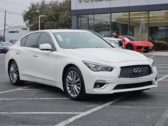 2022 INFINITI Q50 LUXE 3