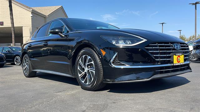 2022 Hyundai Sonata Hybrid Blue 5