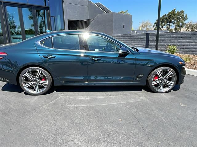 2025 Genesis G70 3.3T RWD Sport Advanced 5