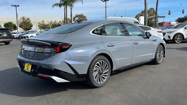 2025 Hyundai Sonata Hybrid SEL 7