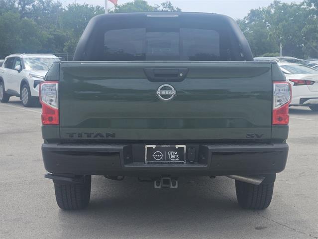 2024 Nissan Titan SV 6