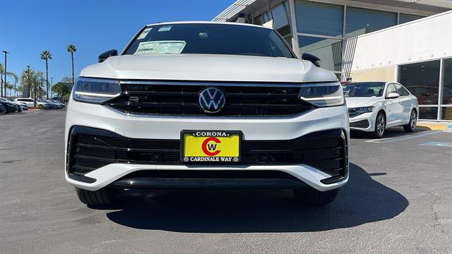 2024 Volkswagen Tiguan SE R-Line Black 4