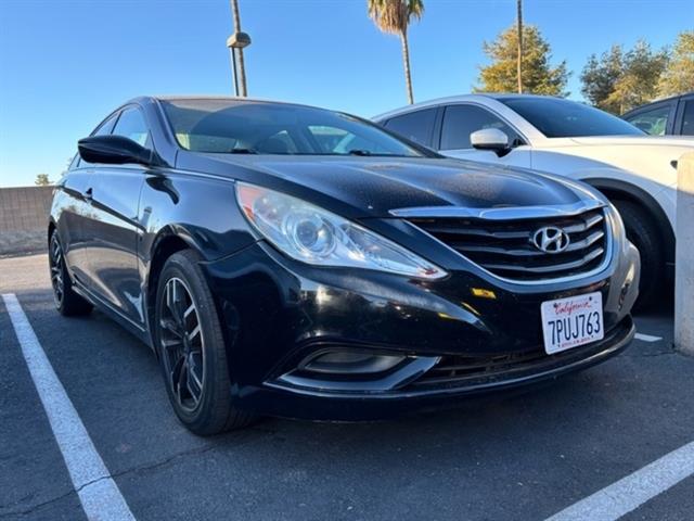 2012 Hyundai Sonata GL 2