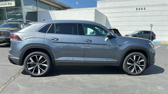 2024 Volkswagen Atlas Cross Sport SEL Premium R-Line 4Motion 8