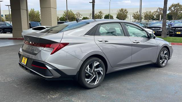 2024 Hyundai Elantra Limited 7