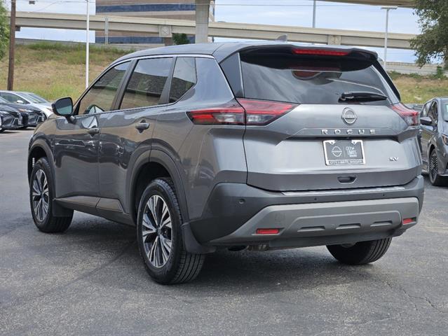 2022 Nissan Rogue SV 3