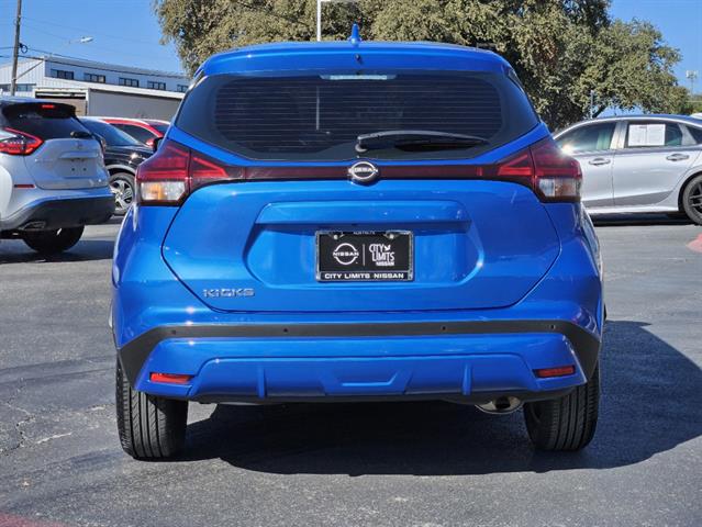 2022 Nissan Kicks S 4