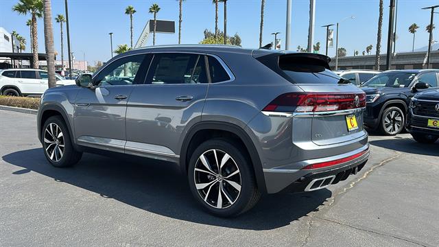 2024 Volkswagen Atlas Cross Sport SEL Premium R-Line 4Motion 5