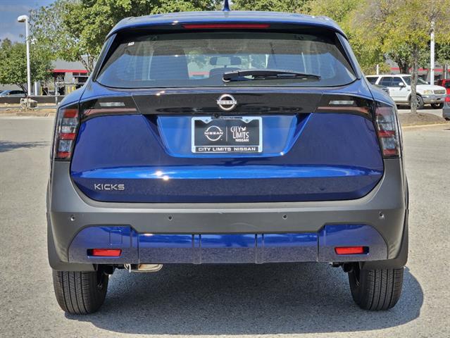 2025 Nissan Kicks S 4