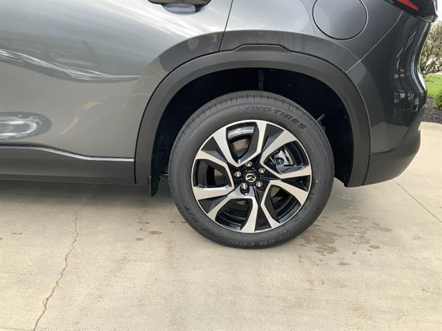 View vehicle photo 4