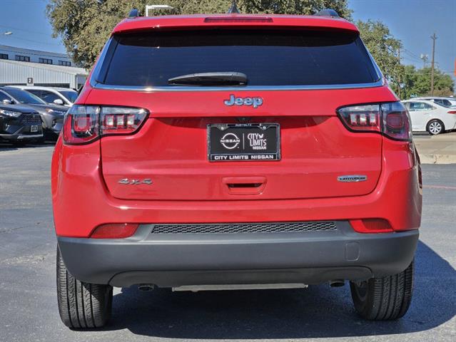 2023 Jeep Compass Latitude Lux 4