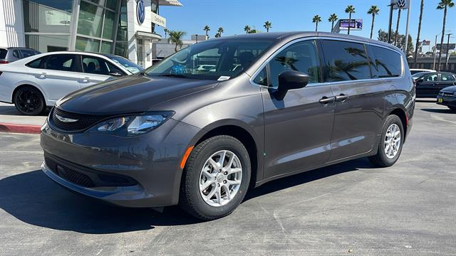 2022 Chrysler Voyager LX 13