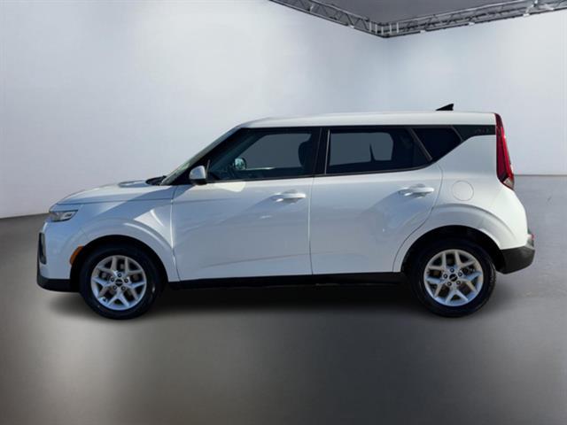 2022 Kia Soul LX 9