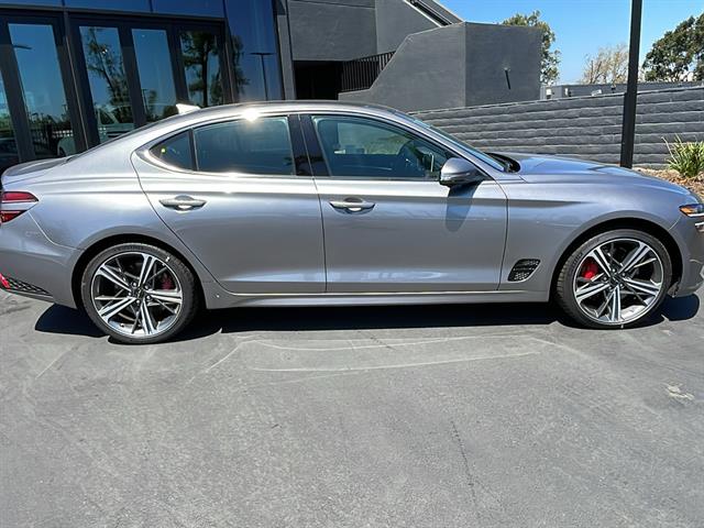 2025 Genesis G70 3.3T RWD Sport Advanced 5