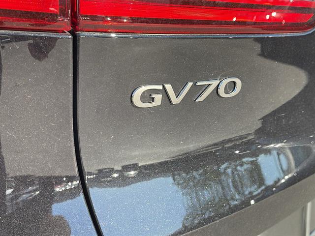 2025 Genesis GV70 2.5T AWD 30