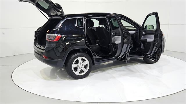 car-gallery-32