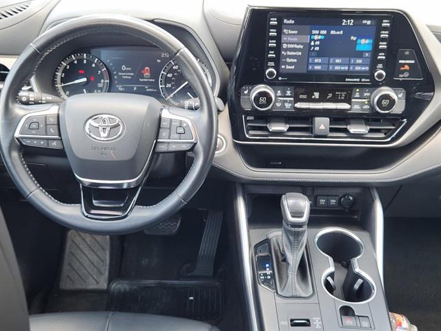 2021 Toyota Highlander XLE 19