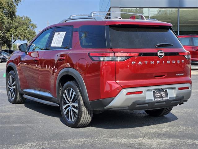 2023 Nissan Pathfinder Platinum 3