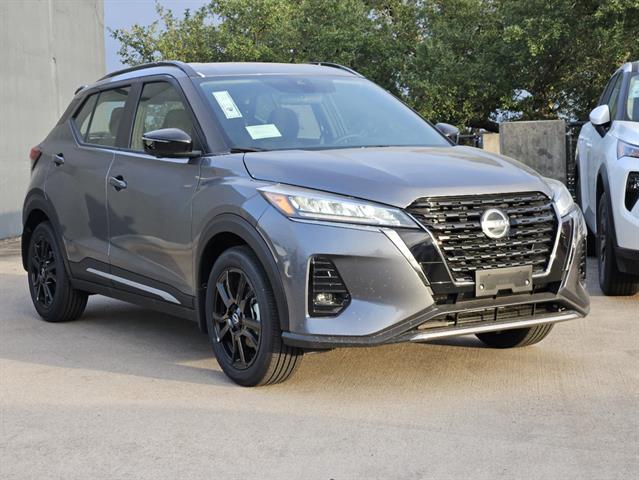 2024 Nissan Kicks SR 2