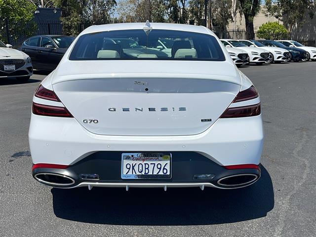 2024 Genesis G70 3.3T Sport Advanced 9