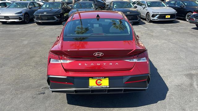 2024 Hyundai Elantra SEL 8