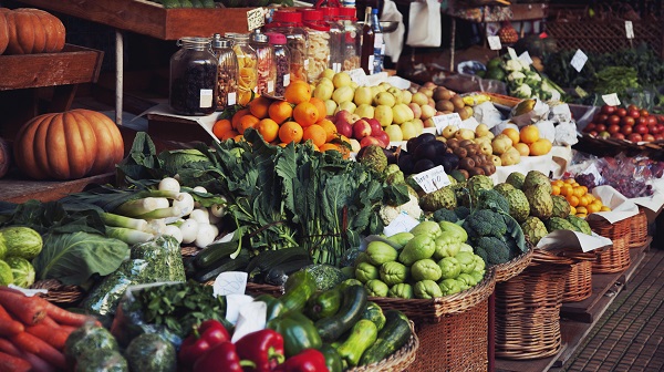 market veggies and fruit