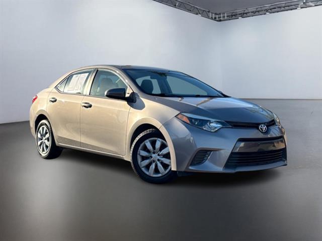 2015 Toyota Corolla LE 4dr Sedan 2