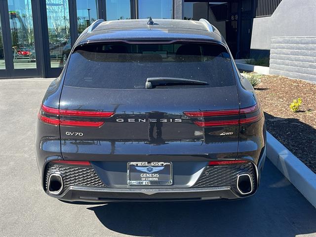 2025 Genesis GV70 2.5T AWD 8