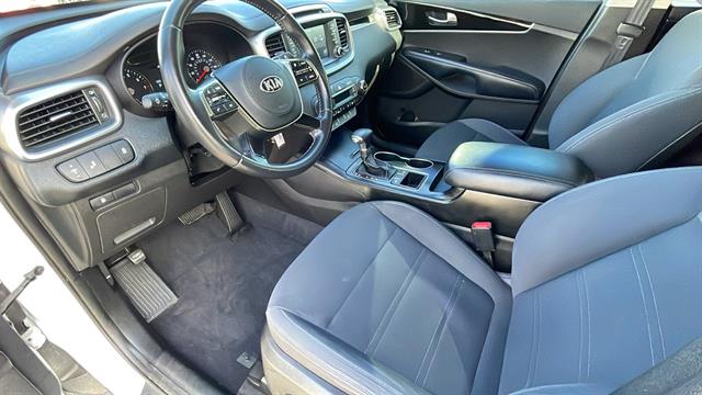 2019 Kia Sorento LX V6 13