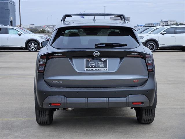 2025 Nissan Kicks SR 4