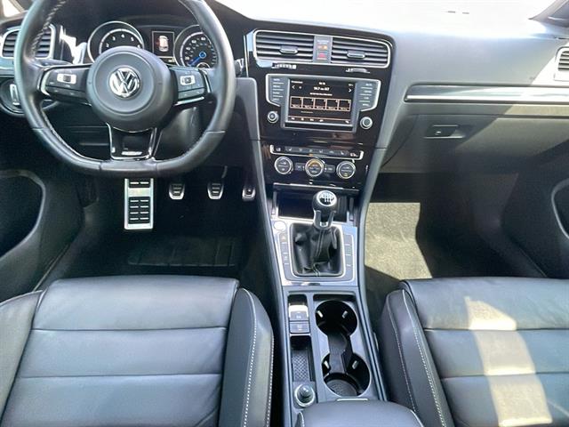 2016 Volkswagen Golf R Base 19