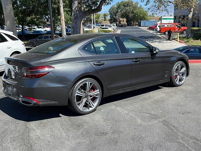 2025 Genesis G70 3.3T RWD Sport Advanced 6