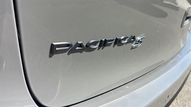 2021 Chrysler Pacifica Limited 28