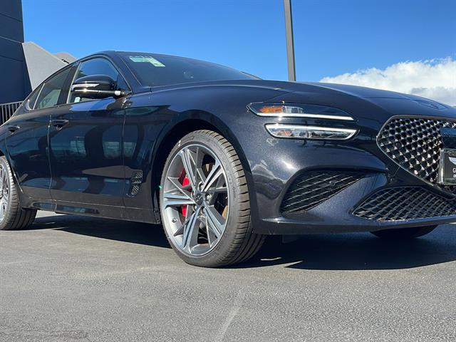 2025 Genesis G70 3.3T RWD Sport Advanced 5