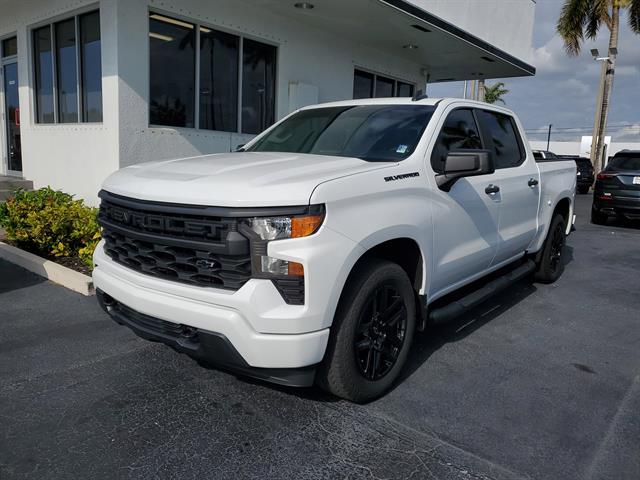View vehicle photo 5