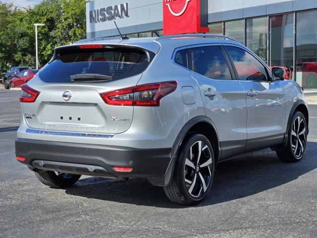 2022 Nissan Rogue Sport SL 5