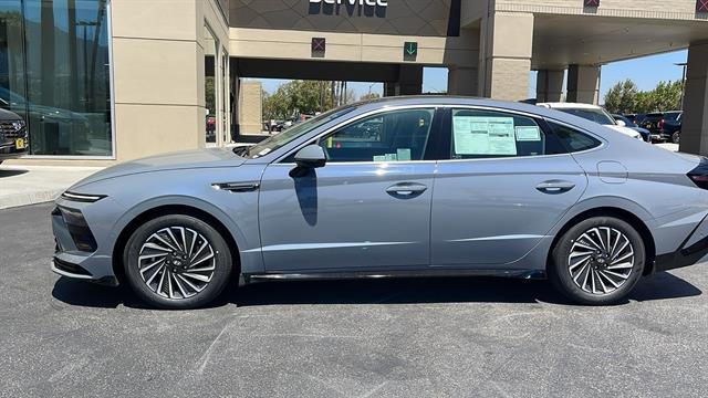 2024 Hyundai Sonata Hybrid Limited 12