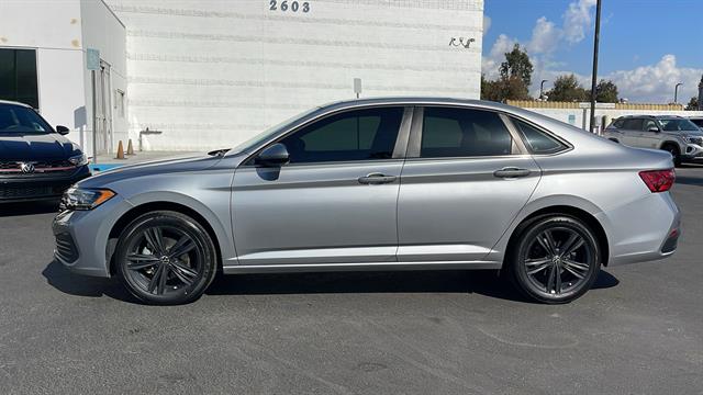 2022 Volkswagen Jetta 1.5T SE 12