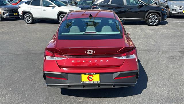 2024 Hyundai Elantra SEL 8