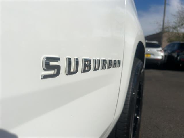 2017 Chevrolet Suburban LS 1500 11