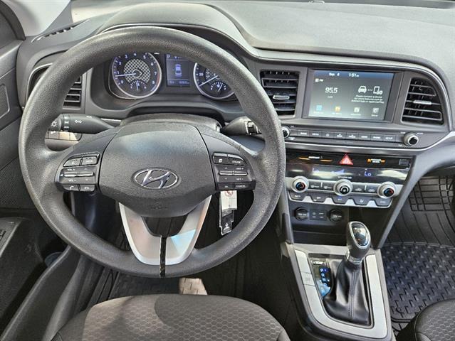 2020 Hyundai Elantra SEL 19