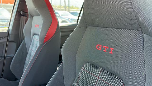 2024 Volkswagen Golf GTI SE 26