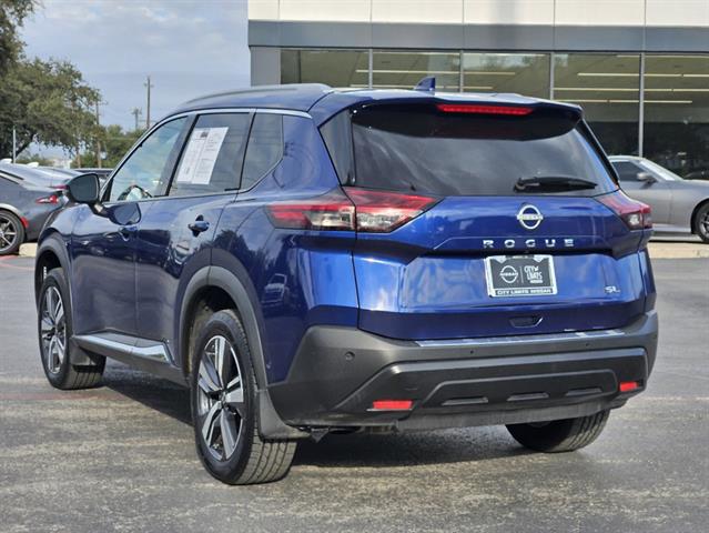 2022 Nissan Rogue SL 3